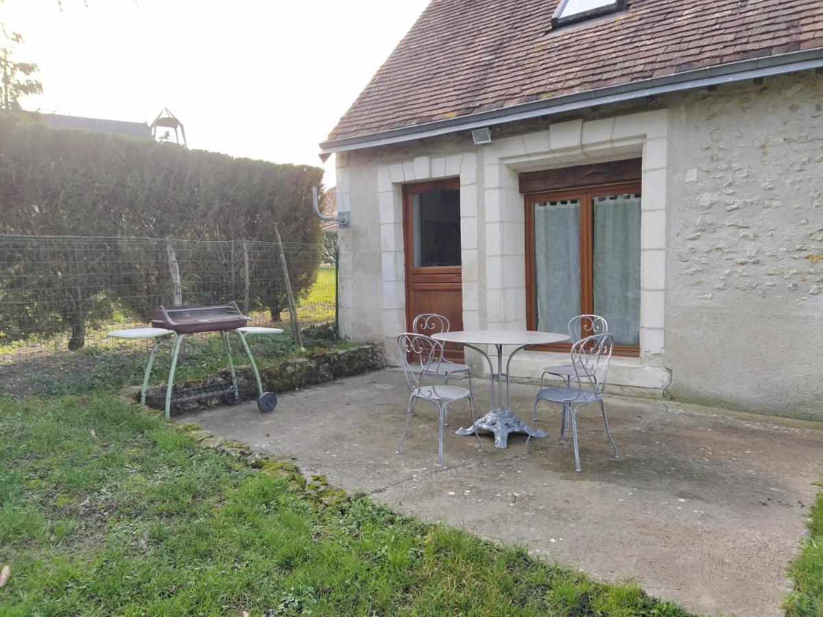 Gite Du Vieux Cedre Ecueille Esterno foto